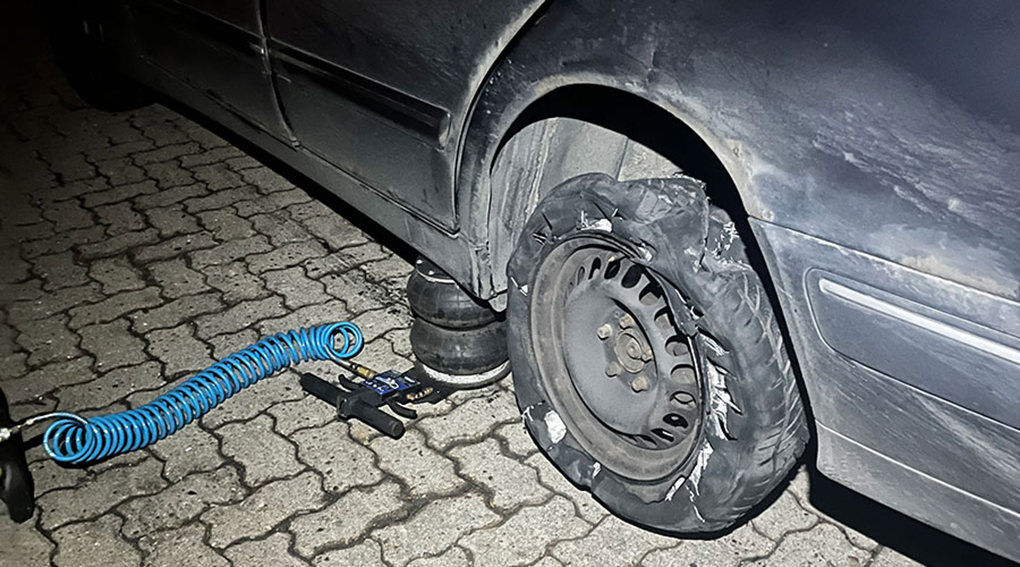 24h Reifenpannendienst in Aalen bei einer Reifenpanne.  24h Notruf +49 (0) 176 862 897 26