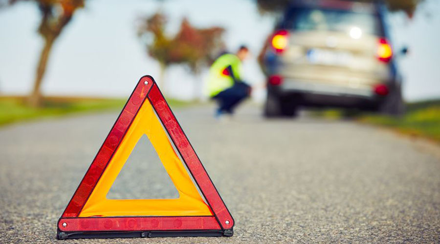 Schnelle Hilfe bei einer Reifenpanne in Speyer. Sanovi Reifennotdienst - 24h Notruf +49 (0) 176 862 897 26